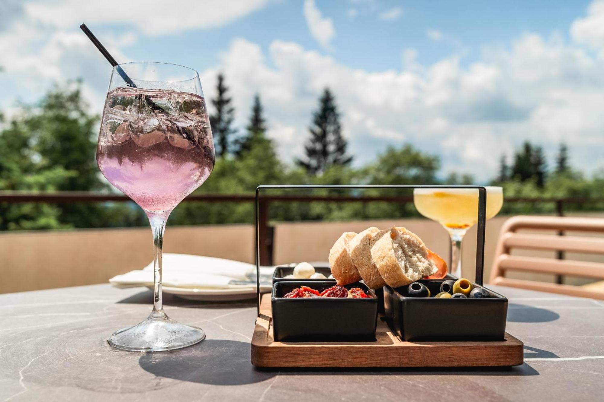 奥拉地平线度假酒店 Železná Ruda 外观 照片